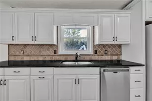 318 Tyrone Rd, Fayetteville, GA 30214 - Photo 12