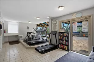 2285 Peachtree Rd NE, Atlanta, GA 30309 - Photo 18