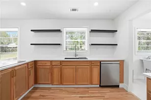 5542 Joeclay Dr, Stone Mountain, GA 30088 - Photo 8