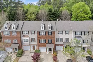 2879 Cross Creek Ct, Cumming, GA 30040 - Photo 2