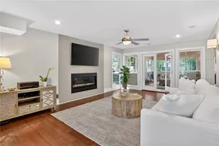 6955 Northgreen Dr, Sandy Springs, GA 30328 - Photo 18