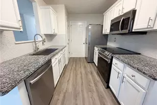 258 Alcovy Walk Dr, Lawrenceville, GA 30045 - Photo 2