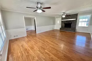 1841 Driftwood Pl, Snellville, GA 30078 - Photo 2