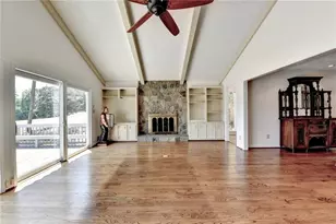 145 Kinross Ct, Roswell, GA 30076 - Photo 12
