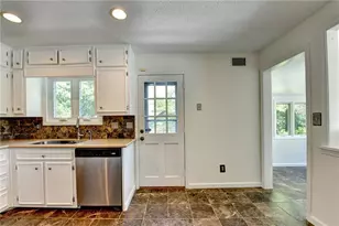 145 Kinross Ct, Roswell, GA 30076 - Photo 22