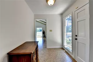 145 Kinross Ct, Roswell, GA 30076 - Photo 8