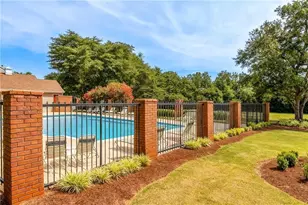 218 Mill Creek Pl, Roswell, GA 30076 - Photo 12