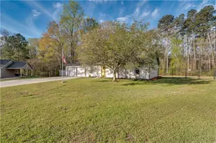 592 Linda Ln, Powder Springs, GA 30127 - Photo 2