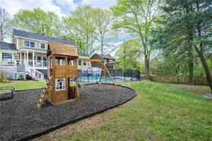 945 E Riverbend Dr SW, Lilburn, GA 30047 - Photo 4