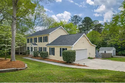 945 E Riverbend Drive SW, Lilburn, GA 30047 - Photo 2