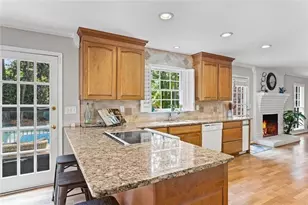 5513 N Peachtree Rd, Dunwoody, GA 30338 - Photo 12