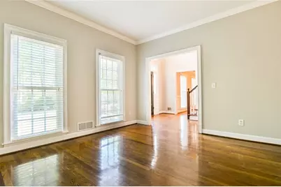 1015 Presidents Lane, Lawrenceville, GA 30043 - Photo 8