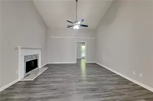 926 Tilford Ct, Lawrenceville, GA 30045 - Photo 2