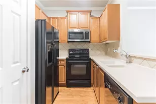 1105 Liberty Pkwy NW, Atlanta, GA 30318 - Photo 6