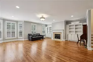 5577 Julian Pl, Atlanta, GA 30342 - Photo 16