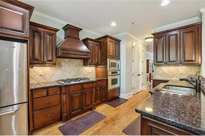 5577 Julian Place, Atlanta, GA 30342 - Photo 4