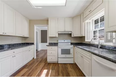 137 Bonnie Lane NW, Lilburn, GA 30047 - Photo 6