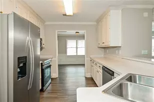 902 Hickory Nut Ln, Lawrenceville, GA 30043 - Photo 10