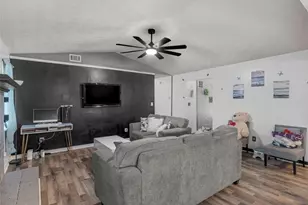 535 Oak Trace Ct, Jonesboro, GA 30238 - Photo 2