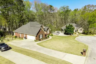 909 Old Barker Pl, Loganville, GA 30052 - Photo 4