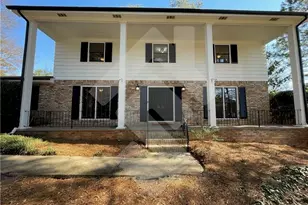 9935 La View Cir, Roswell, GA 30075 - Photo 1
