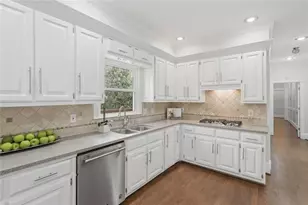 7105 Cherry Bluff Dr, Atlanta, GA 30350 - Photo 8