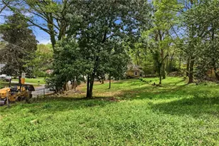 263 W Lake Ave NW, Atlanta, GA 30314 - Photo 2