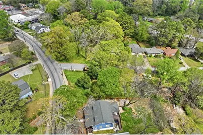 263 W Lake Avenue NW, Atlanta, GA 30314 - Photo 10