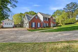 2116 Candlewood Ct NE, Marietta, GA 30066 - Photo 2