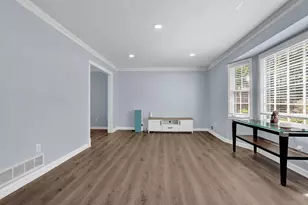 466 Hickory Hills Dr, Stone Mountain, GA 30083 - Photo 4