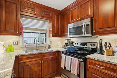 73 La Rue Place NW, Atlanta, GA 30327 - Photo 10