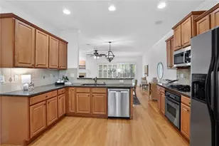 715 Coligny Ct, Sandy Springs, GA 30350 - Photo 6