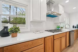 6335 Aberdeen Dr NE, Atlanta, GA 30328 - Photo 16