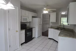 6285 Huntcliff Dr, Flowery Branch, GA 30542 - Photo 10
