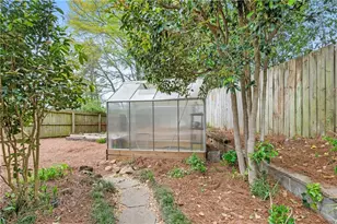 1019 Greenbriar Cir, Decatur, GA 30033 - Photo 22