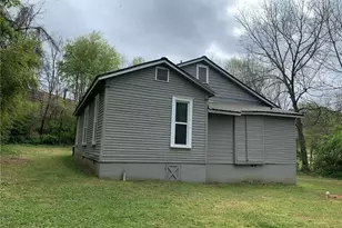 3143 Robinson Pl, Gainesville, GA 30504 - Photo 2