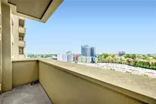 3334 Peachtree Rd NE, Atlanta, GA 30326 - Photo 20