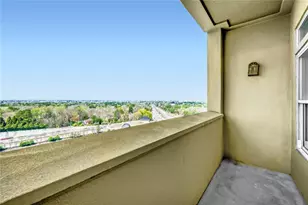 3334 Peachtree Rd NE, Atlanta, GA 30326 - Photo 22