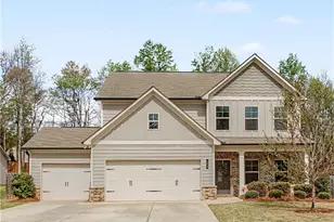 554 Wilbur Dr, Hoschton, GA 30548 - Photo 2