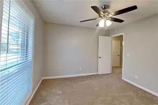 615 Paris Dr, Lawrenceville, GA 30043 - Photo 12