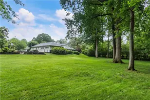 3798 Castlegate Dr, Atlanta, GA 30327 - Photo 36