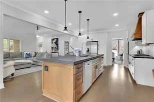 5380 Castlebrooke Crossing Dr, Cumming, GA 30040 - Photo 10