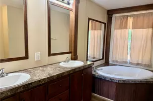 2496 Venture Dr, Gainesville, GA 30506 - Photo 10