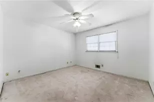 618 Rockborough Dr, Stone Mountain, GA 30083 - Photo 16