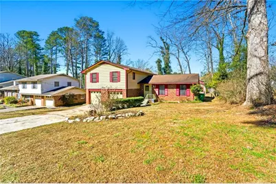 618 Rockborough Drive, Stone Mountain, GA 30083 - Photo 2