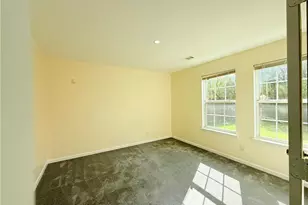 893 Hawthorn Ln, Grayson, GA 30017 - Photo 10