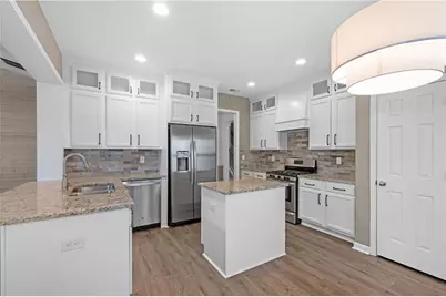 298 S Village Square, Canton, GA 30115 - Photo 8