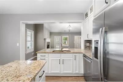 298 S Village Square, Canton, GA 30115 - Photo 6