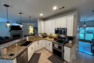 11640 Vista Forest Dr, Alpharetta, GA 30005 - Photo 2