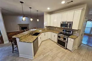 11640 Vista Forest Dr, Alpharetta, GA 30005 - Photo 2